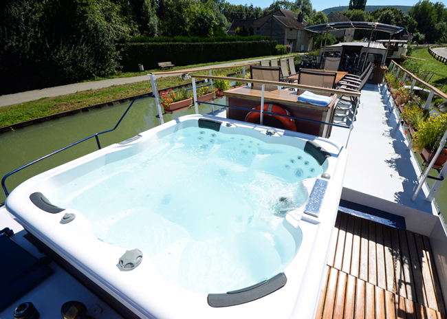 French Hotel Barge L'Impressionniste - Sundeck looking aft
