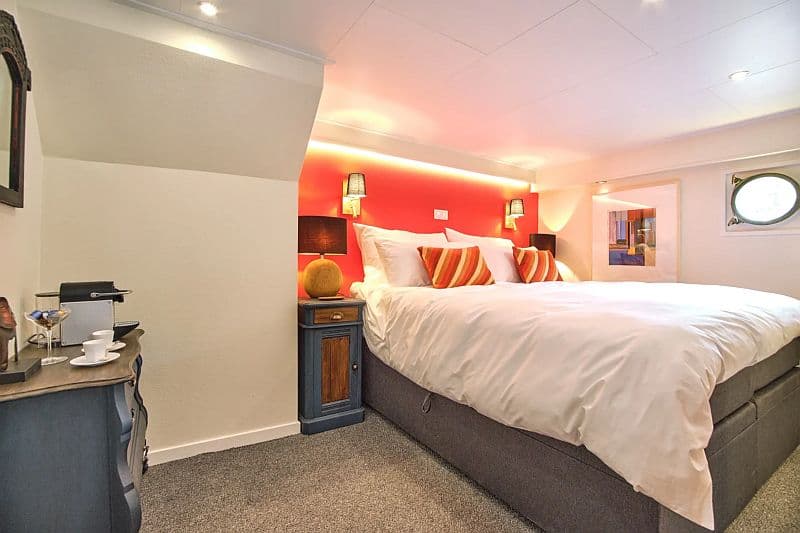 French Hotel Barge Kir Royale - Guest cabin, double