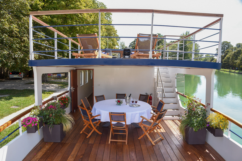 French Hotel Barge Kir Royale - 3 sun decks
