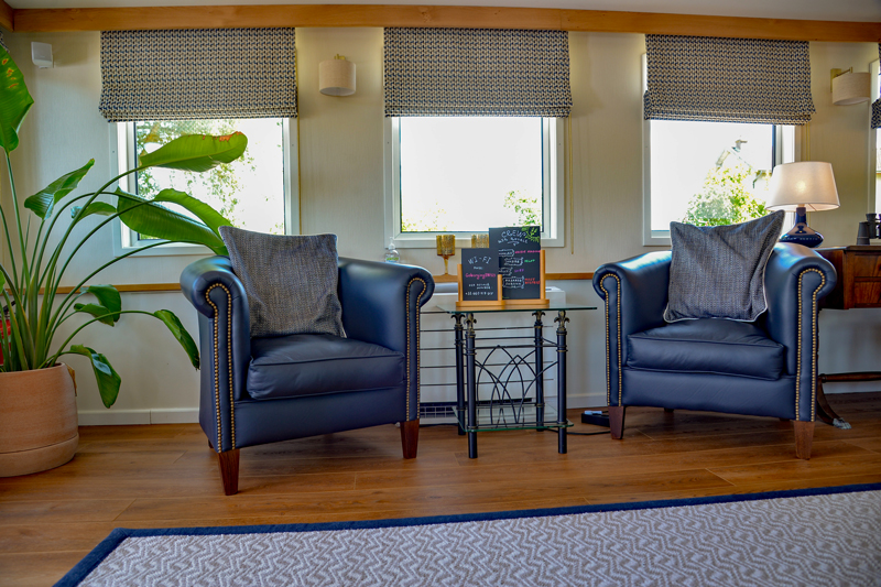 French Hotel Barge Kir Royale - Saloon comfortable seating