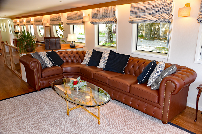 Kir Royale's elegant saloon