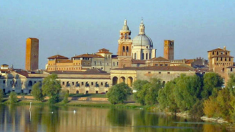 Visit Mantua while barging in Italy aboard La Bella Vita