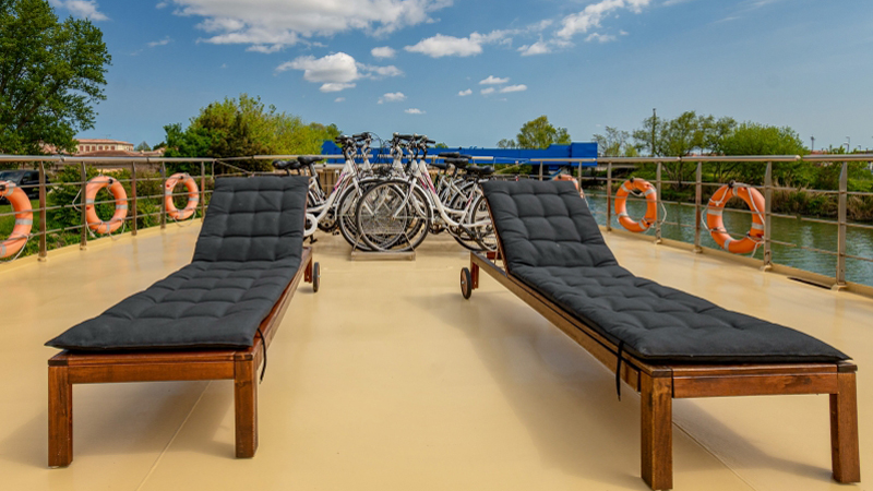 La Bella Vita - Sun Loungers