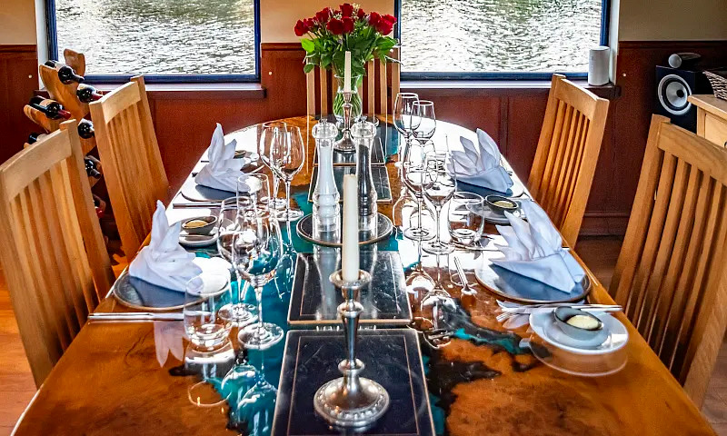 English Hotel Barge Magna Carta - Dining table