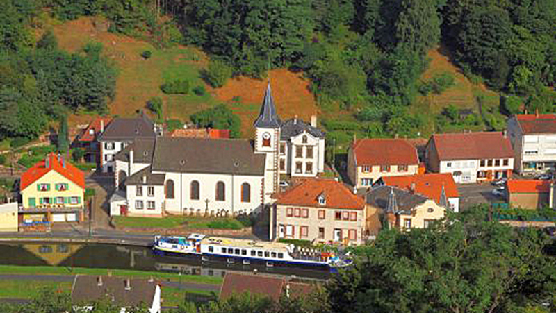 Hotel Barge Panache in Lutzelbourg, France