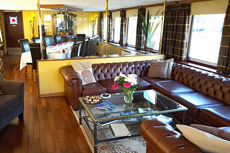 Hotel Barge Panache - Salon & Dining