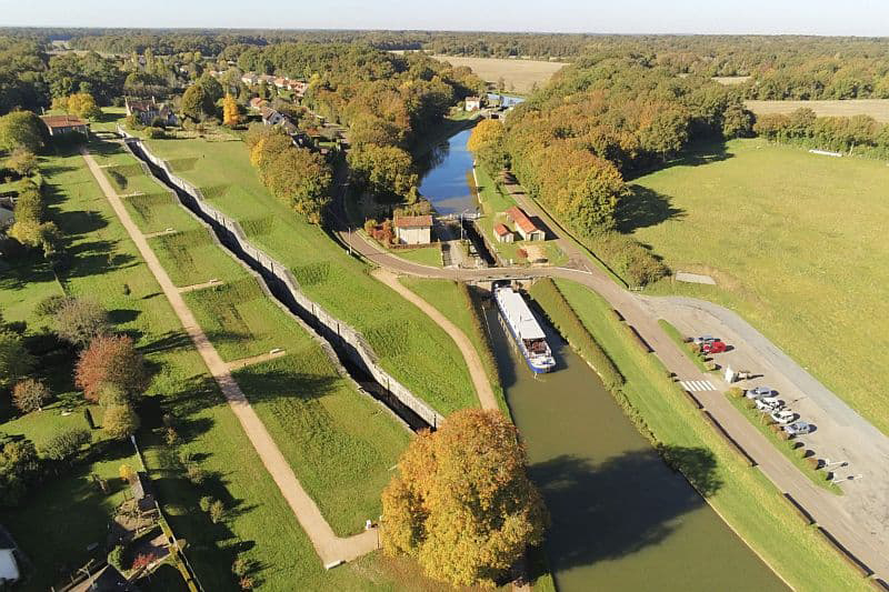 French Hotel Barge Renassance - Aerial view of Rogny-les-Sept-Ecluses