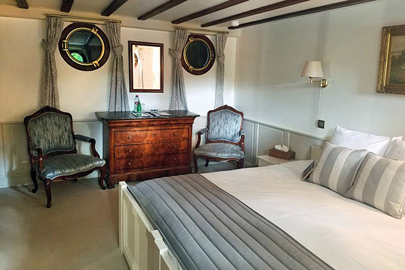 French Hotel Barge Renaissance - Guest cabin, double