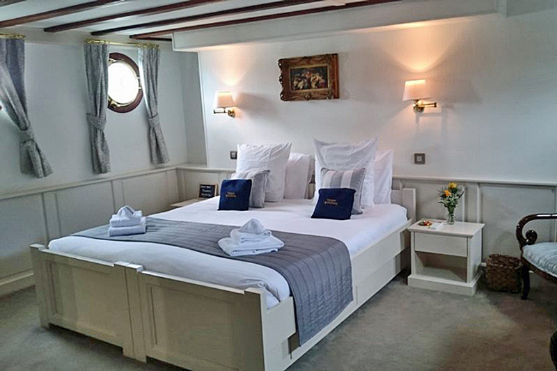 French Hotel Barge Renaissance - Guest cabin, double