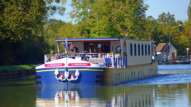 French Hotel Barge Renaissance - Barging in France on the Canal de Briare and Canal Latéral à la Loire