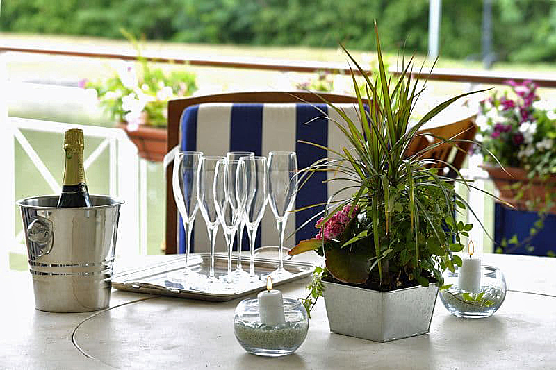 French Hotel Barge Renaissance - Enjoy drinks on the sundeck
