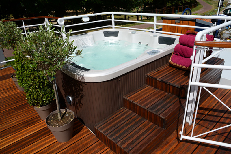French Hotel Barge Renaissance - Forward portion of the sundeck has a hot tub / spa pool
