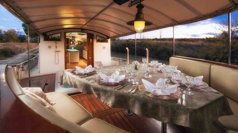 French Hotel Barge Roi Soleil - Dining on the aft deck