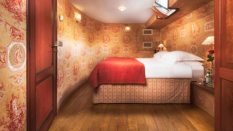 French Hotel Barge Roi Soleil - Guest cabin
