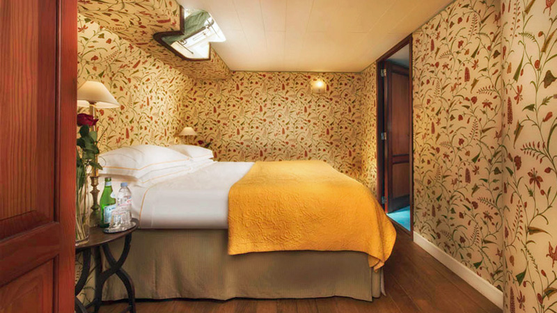 French Hotel Barge Roi Soleil - Guest cabin