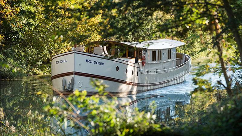 French Hotel Barge Roi Soleil offers private barge charters on the Canal du Midi in the south of France