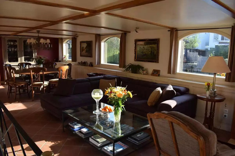 Hotel Barge Aurora - Saloon & Dining
