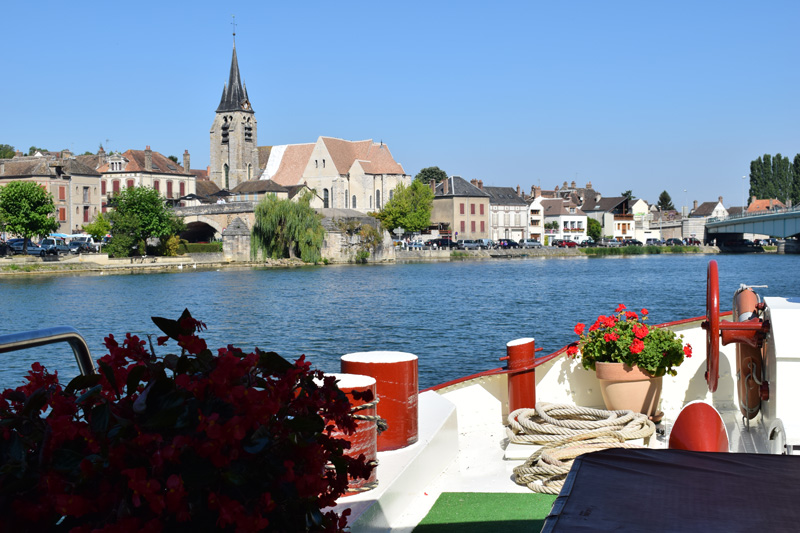 Enjoy the beautiful town - Pont-sur-Yonne