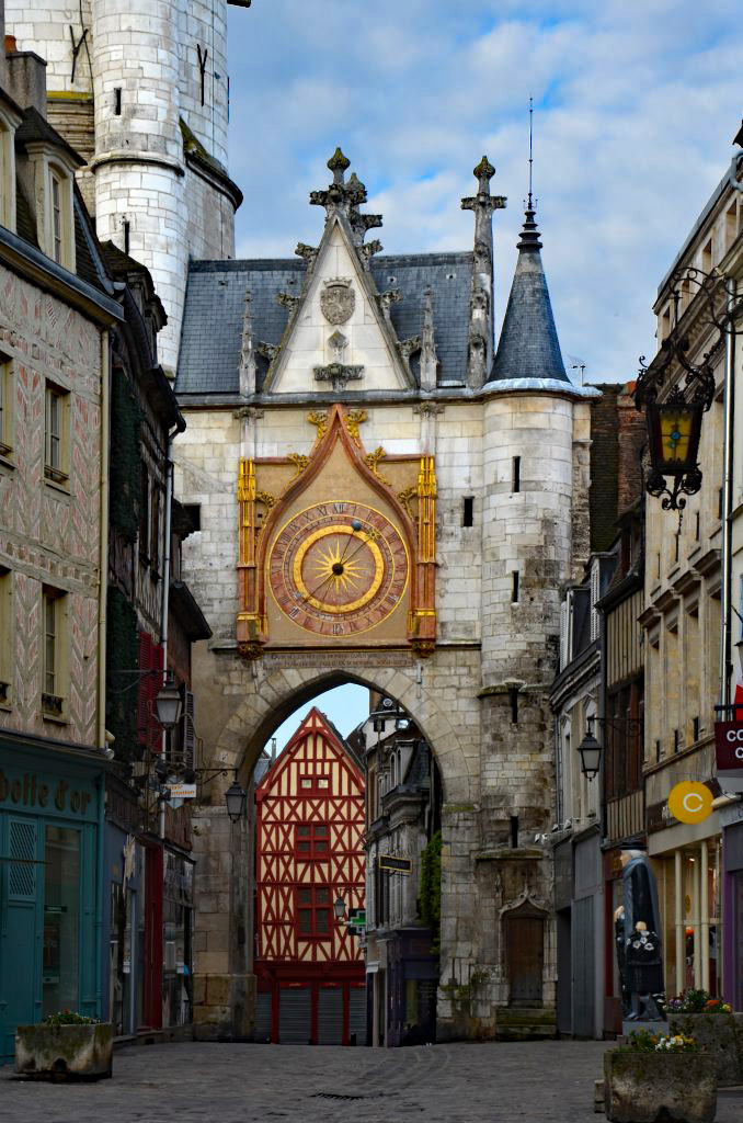 La Tour de l'Horloge (Clock Tower) in Auxerre, France. Photo credit: Wikimedia Commons - Pline CC-SA 3.0