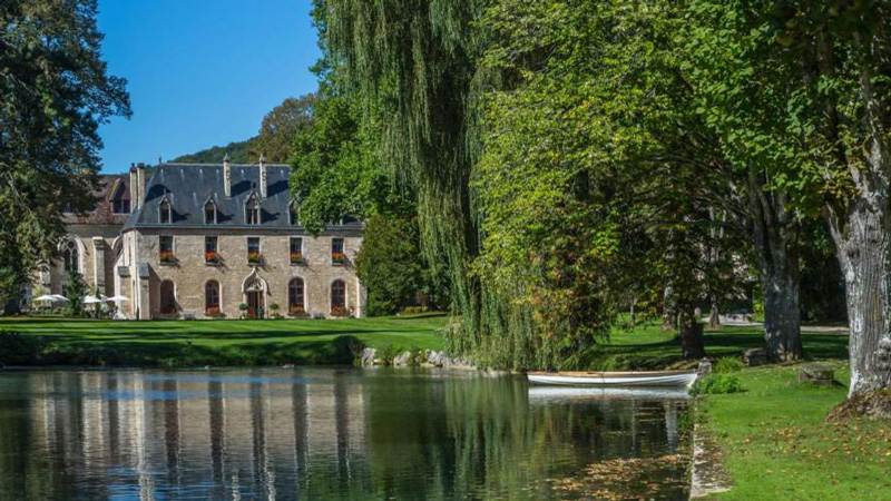Abbaye de la Bussière - Canal de Bourgogne. Photo: abbayedelabussiere.fr