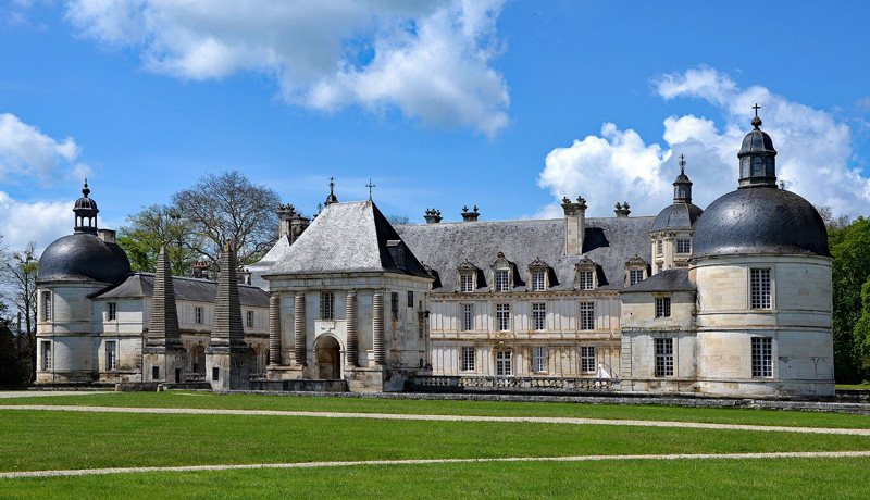 Château de Tanlay. Canal de Bourgogne. Photo: Wikimedia Commons - pline CC-SA 3.0
