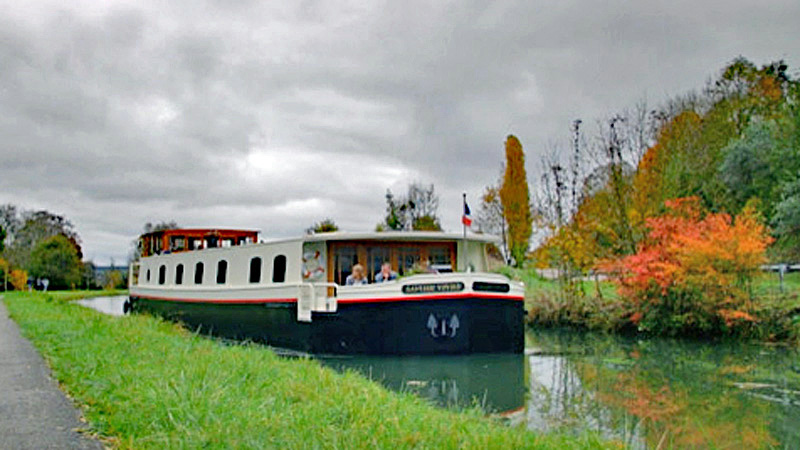 French Hotel Barge Savoir Vivre - Barging in France