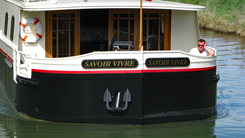 French Hotel Barge Savoir Vivre offers barge charter cruises in Burgundy France