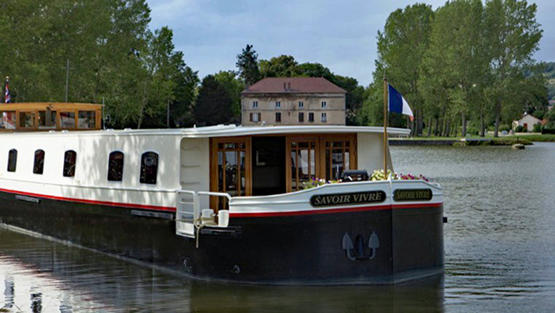 French Hotel Barge Savoir Vivre - Another view of cruising the Canal du Bourgogne in Burgundy. Barging in France