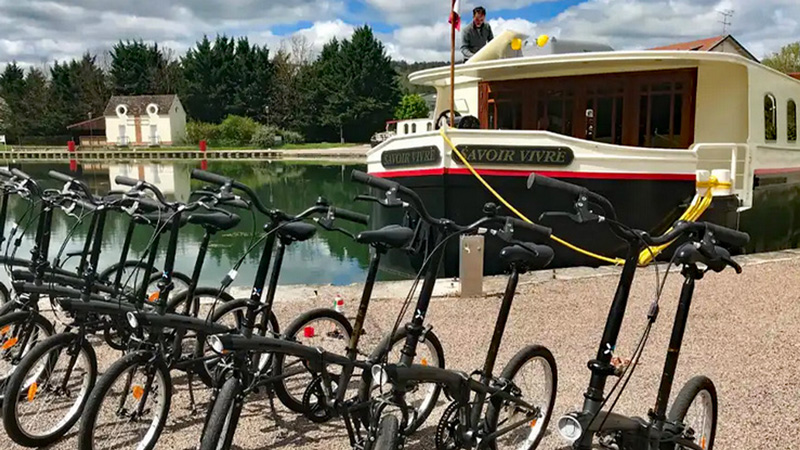 French Hotel Barge Savoir Vivre - Bicycles! Enjoy a bike ride along the canal or nip into town