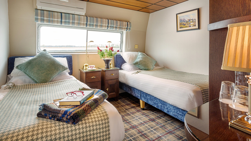Irish Hotel Barge Shannon Princess - Guest cabin, twins.