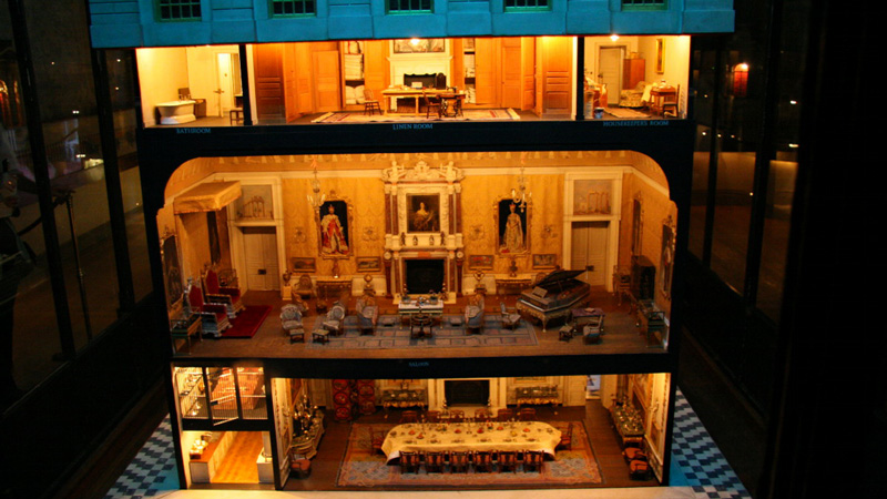 England - Windsor Castle - Queen Mary's Doll House. Photo: Wikimedia Commons - Rob Sangster CC-SA 2.0
