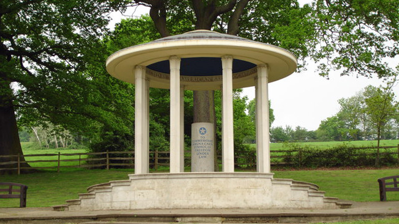 England - Runnymede Magna Carta Memorial. Photo: Wikimedia Commons - Brian Slater CC-SA 2.0