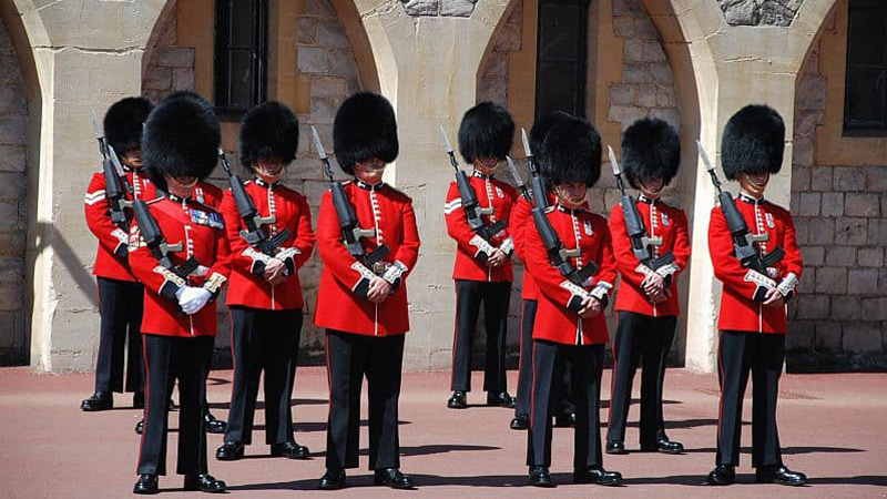 England - Windsor Castle - The changing of the guard. Photo: Pixabay - LucieLucy