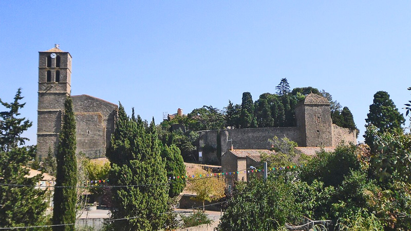 Church & Château at Puichéric. Photo: Wikimedia Commons - Arno Lagrange CC-SA 3.0