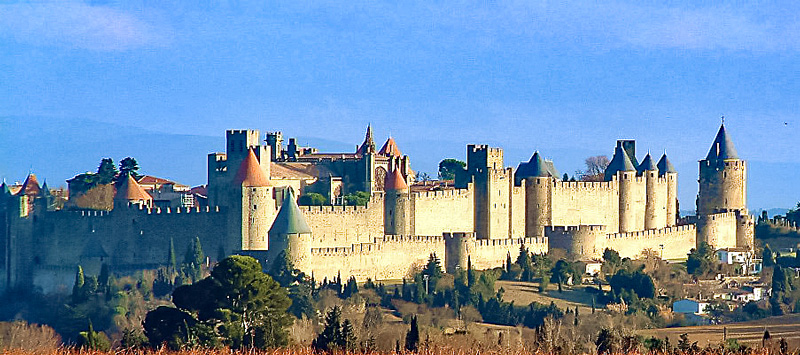Daytime photo of Carcassone. Photo: Wikimedia Commons - Harry CC-SA