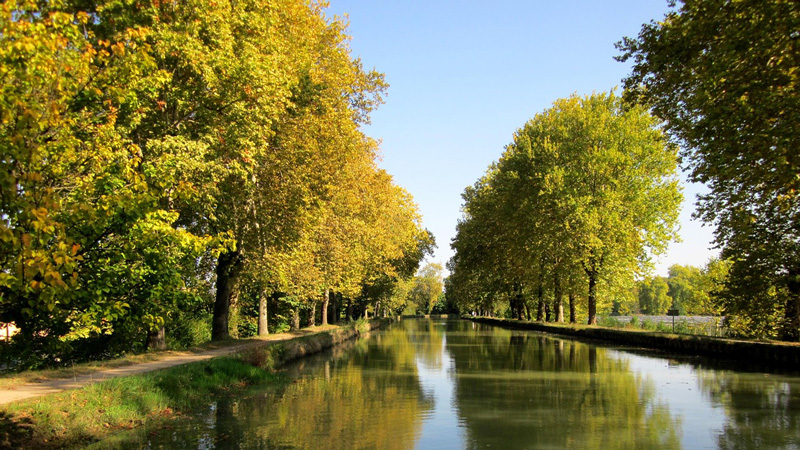 The Canal de Garonne in Gascony in southwest France. Photo: Pixabay - Guy Dugas