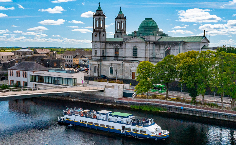 Ireland - Irish Hotel Barge Shannon Princess cruises along the River Shannon.