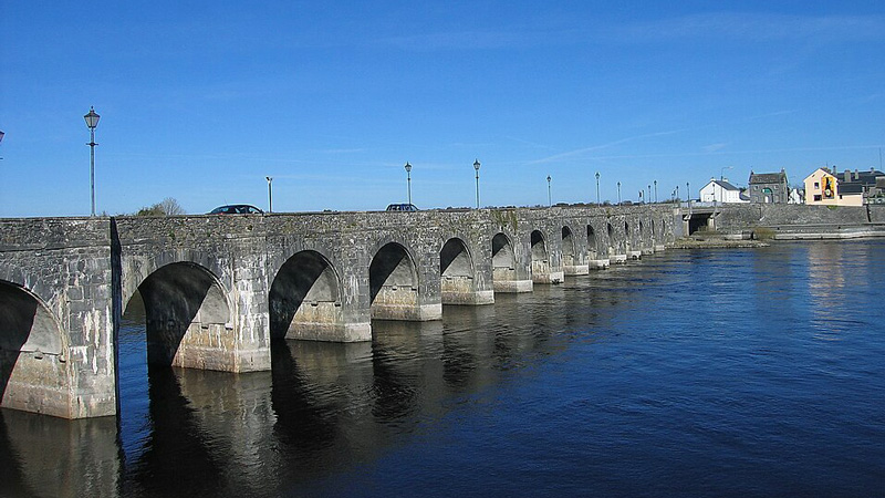 Ireland - Shannonbridge. Photo: Wikimedia Commons - Sarah777 (public domain)