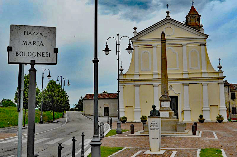 Italy - Piazza Maria Bolognese in Bosaro. Photo: Wikimedia Commons - Pivari CC-SA 3.0