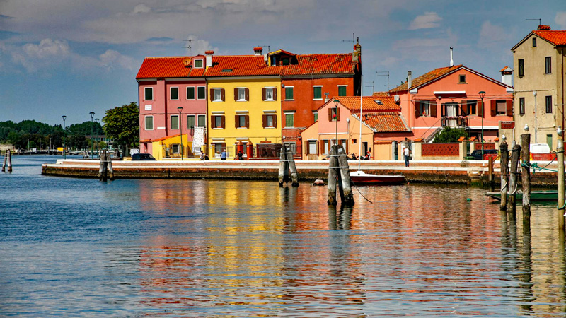 Italy - Waterfront at Pellestrina, a large barrier island between the Venetian lagoon and the Adriatic Sea. Photo: Pexels - Gildo Cancelli