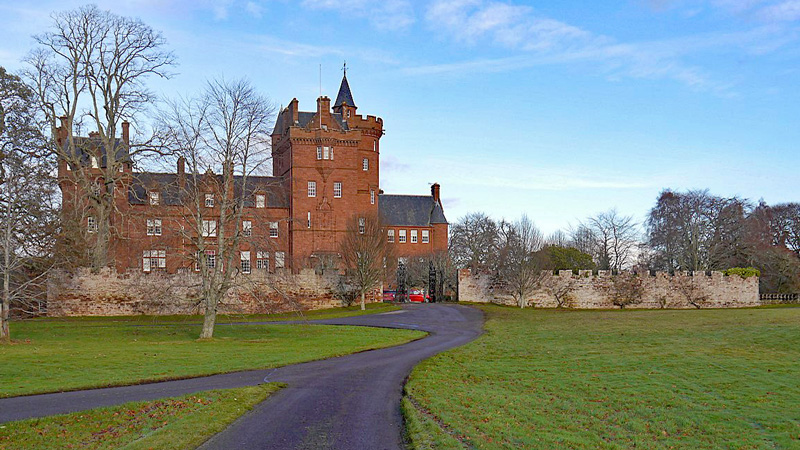 Scotland - Beaufort Castle. Photo: Wikimedia Commons - Craig Wallace CC-SA 2.0