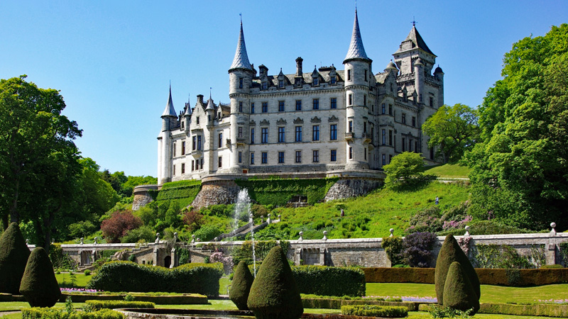Scotland - Dunrobin Castle. Photo: Wikimedia Commons - Sutherland CC-SA 2.0