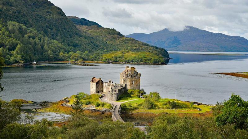 Scotland - Eilean Donan Castle. Photo: Unsplash - D.Grom