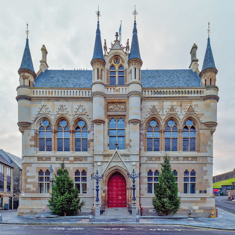 Scotland - Inverness Town House. Photo: Wikimedia Commons - Valenta CC-SA 2.0