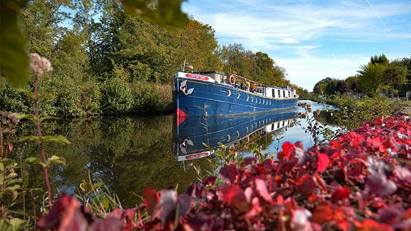 French hotel barge L'Art de Vivre cruising in Burgundy France